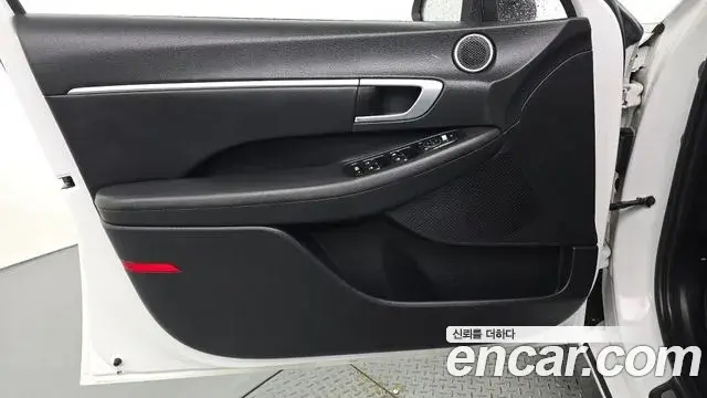 Hyundai Sonata Hybrid 2021 — Şəkil 8/30