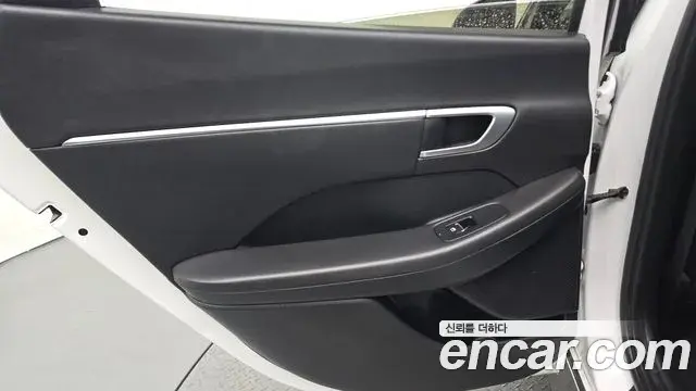 Hyundai Sonata Hybrid 2021 — Şəkil 10/30