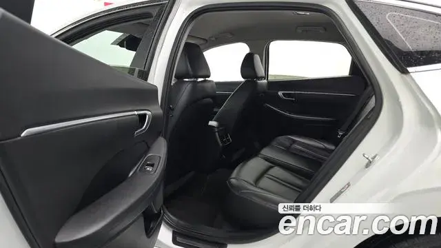 Hyundai Sonata Hybrid 2021 — Şəkil 16/30