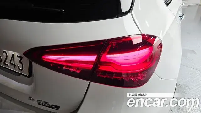 Mercedes-Benz A-Class 2025 — Şəkil 12/31