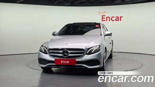 Mercedes-Benz E-Class 2018 — Фото 3/20