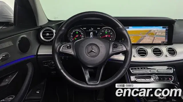 Mercedes-Benz E-Class 2018 — Фото 12/20