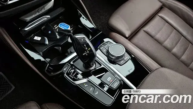 BMW X4 2021 — ფოტო 28/32