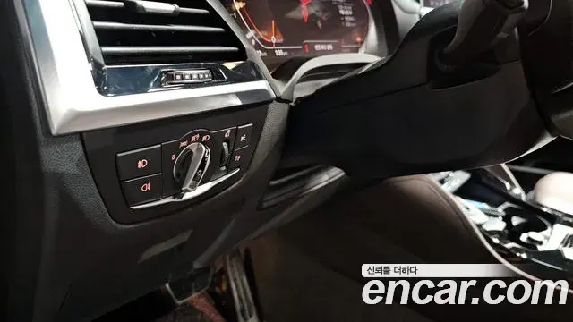 BMW X4 2021 — ფოტო 32/32