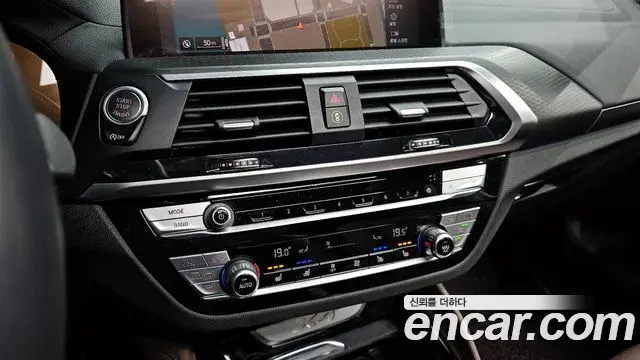 BMW X4 2021 — ფოტო 23/32