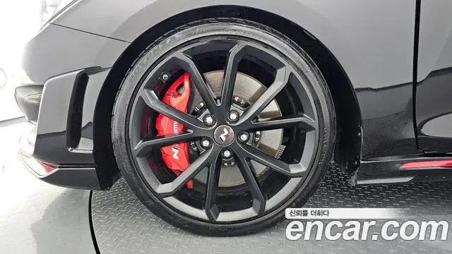 Hyundai Veloster 2021 — Photo 27/34