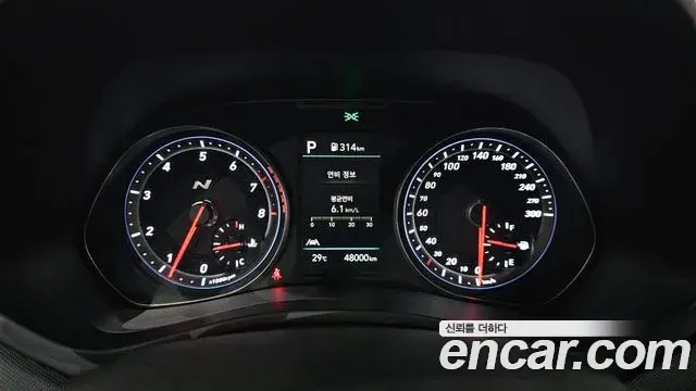 Hyundai Veloster 2021 — Photo 28/34