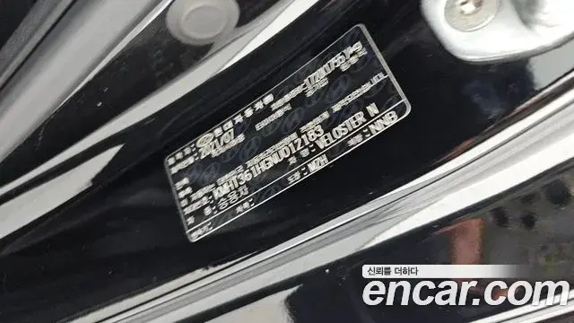 Hyundai Veloster 2021 — Photo 9/34