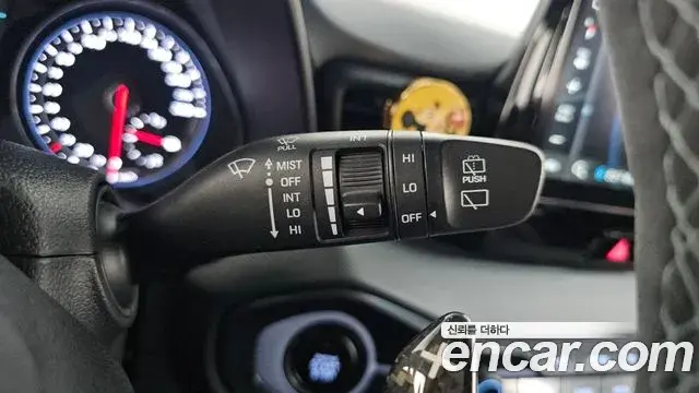 Hyundai Veloster 2021 — Photo 15/34