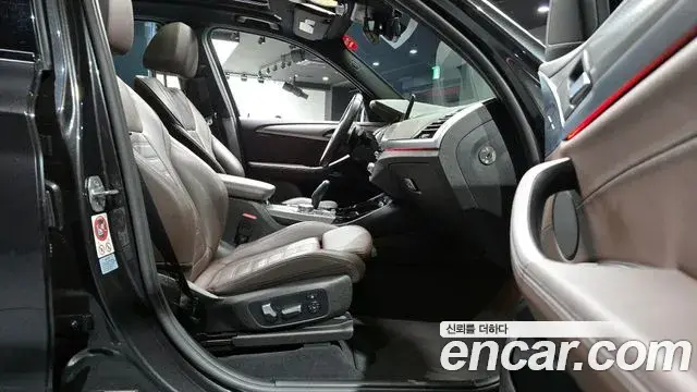 BMW X3 2018 — Şəkil 17/36