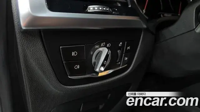 BMW X3 2018 — Şəkil 29/36