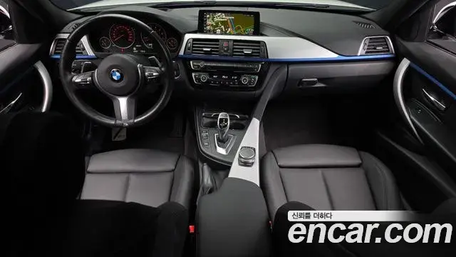 BMW 3 Series 2018 — ფოტო 22/31