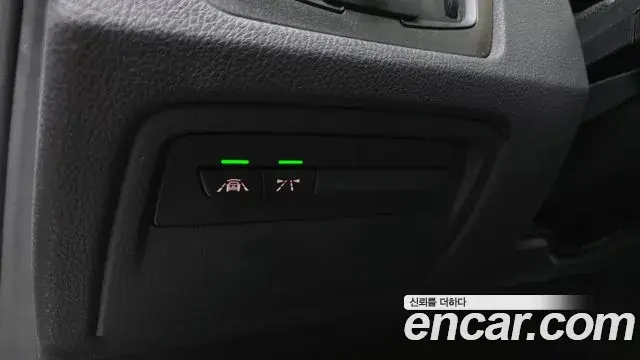 BMW 3 Series 2018 — ფოტო 27/31