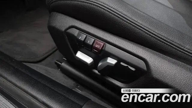 BMW 3 Series 2018 — ფოტო 9/31