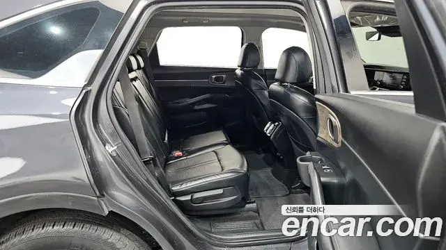 Kia Sorento 2021 — Фото 11/20