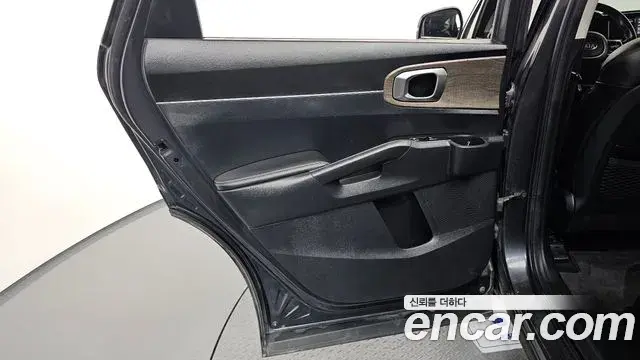 Kia Sorento 2021 — Photo 27/37