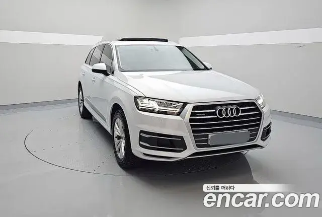 Audi Q7 2019 — Photo 3/18