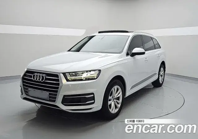 Audi Q7 2019 — Photo 18/18