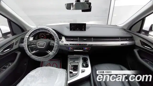 Audi Q7 2019 — Photo 4/18