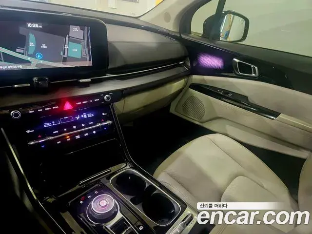 Kia Carnival 2021 — Фото 17/20
