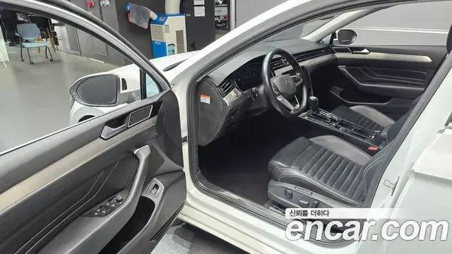 Volkswagen Passat GT 2021 — ფოტო 5/30