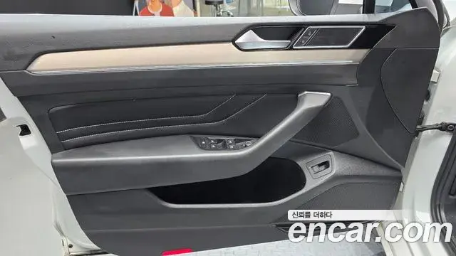 Volkswagen Passat GT 2021 — ფოტო 10/30