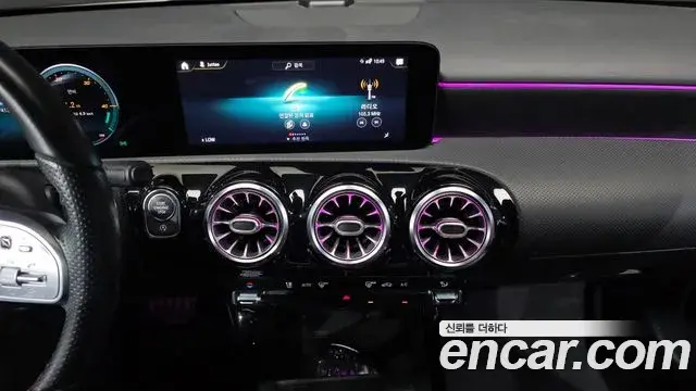 Mercedes-Benz A-Class 2021 — Photo 10/28