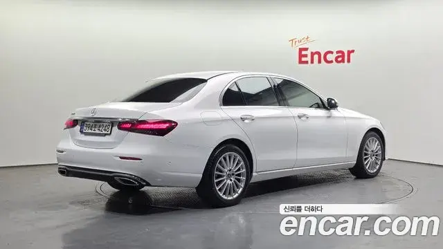 Mercedes-Benz E-Class 2022 — Şəkil 20/20