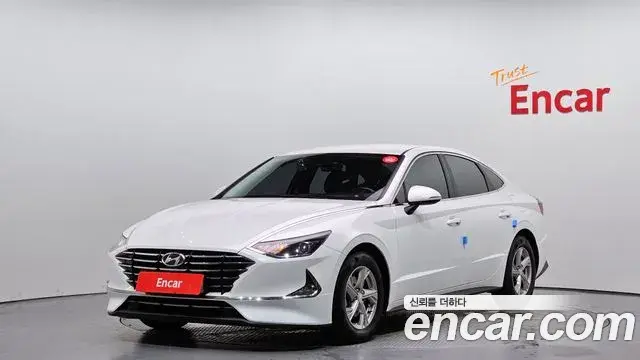 Hyundai Sonata 2019 — Фото 1/20