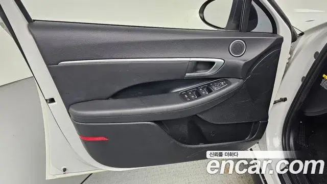 Hyundai Sonata Hybrid 2019 — Photo 20/29
