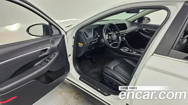 Hyundai Sonata Hybrid 2019 — Photo 14/29
