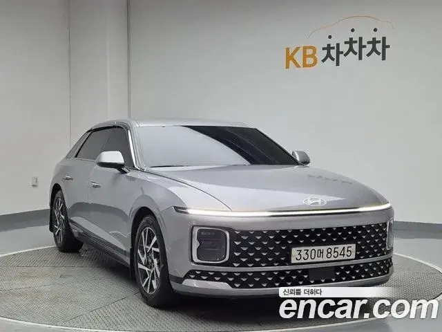 Hyundai Grandeur Hybrid 2023 — Photo 12/18