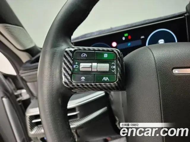 Hyundai Grandeur Hybrid 2023 — Photo 1/18