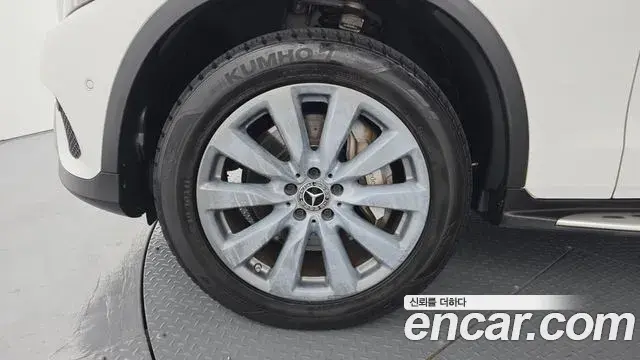 Mercedes-Benz GLC-Class 2019 — Photo 31/34