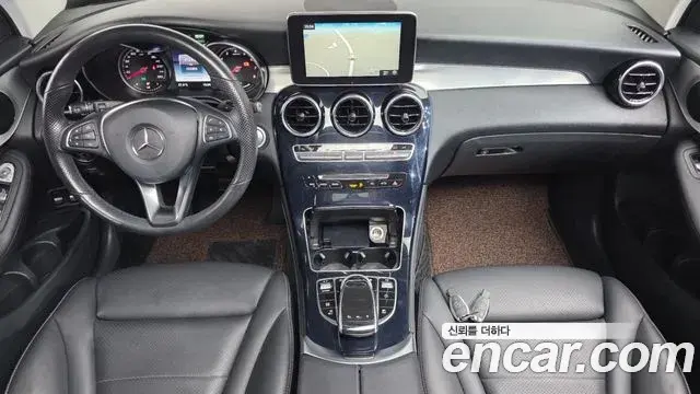 Mercedes-Benz GLC-Class 2019 — Photo 20/34