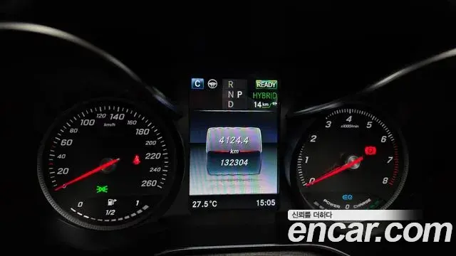 Mercedes-Benz GLC-Class 2019 — Photo 12/34