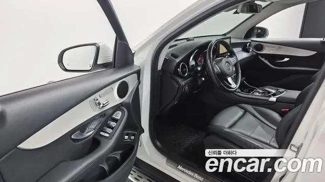 Mercedes-Benz GLC-Class 2019 — Photo 3/34
