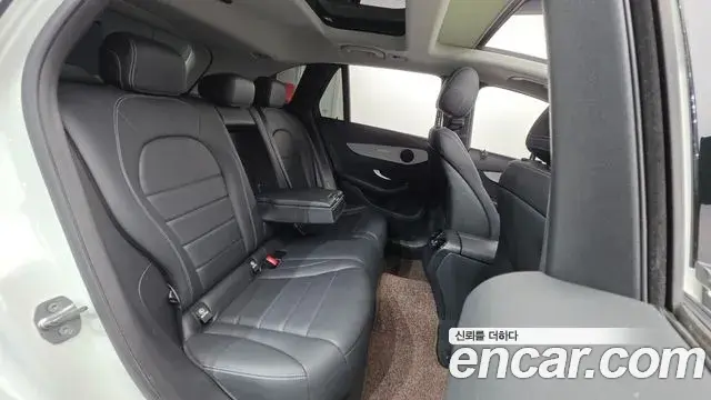 Mercedes-Benz GLC-Class 2019 — Photo 4/34