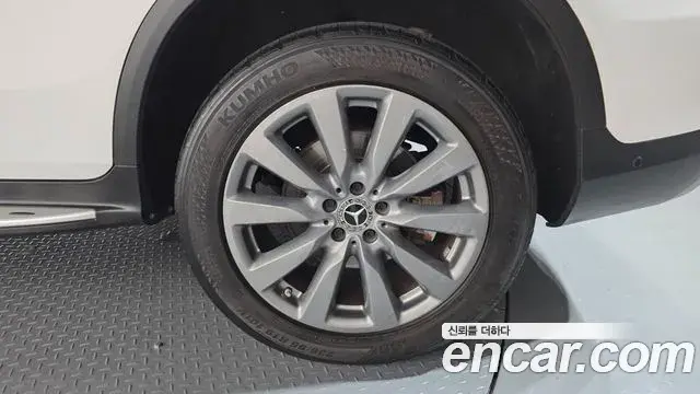 Mercedes-Benz GLC-Class 2019 — Photo 34/34