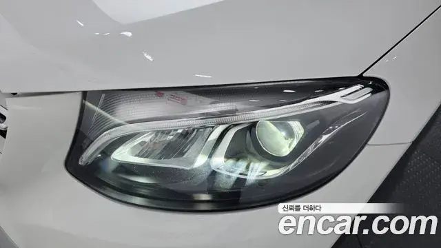 Mercedes-Benz GLC-Class 2019 — Photo 5/34