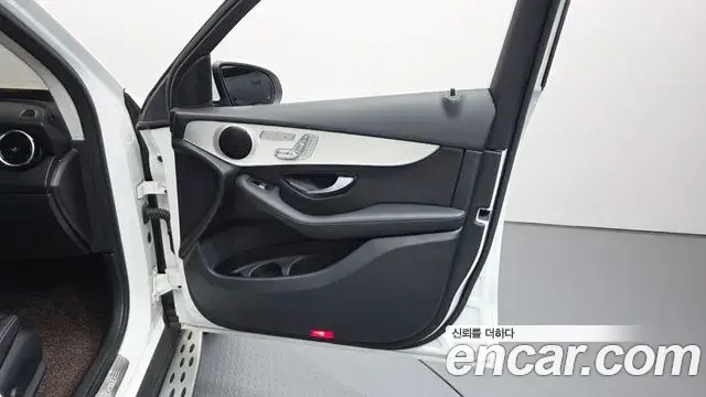 Mercedes-Benz GLC-Class 2019 — Photo 14/34