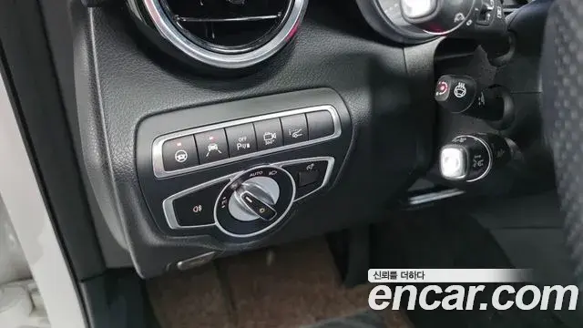 Mercedes-Benz GLC-Class 2019 — Photo 15/34