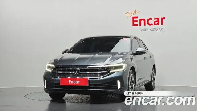 Volkswagen Jetta 2023 — Şəkil 7/20