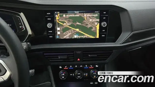 Volkswagen Jetta 2023 — Şəkil 13/20