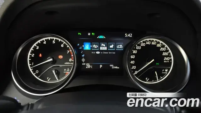 Toyota Camry 2019 — Şəkil 17/31