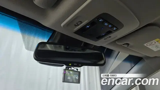 Toyota Camry 2019 — Şəkil 14/31