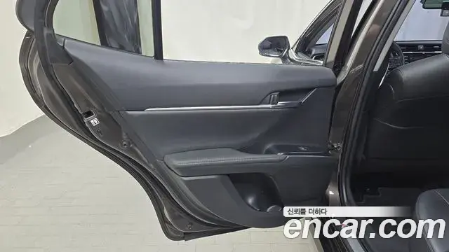 Toyota Camry 2019 — Şəkil 24/31