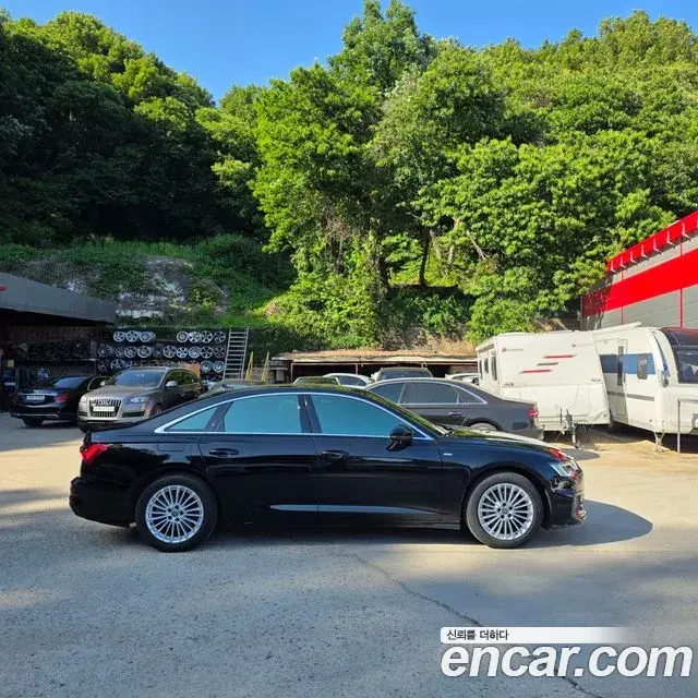 Audi A6 2021 — ფოტო 1/20