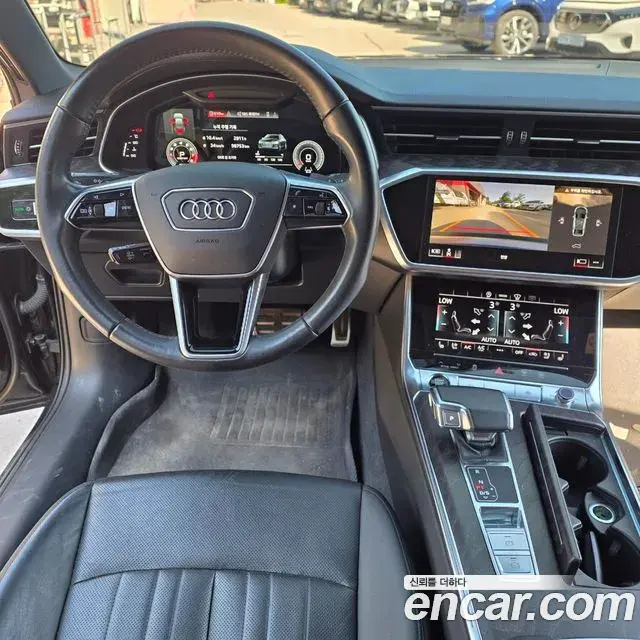 Audi A6 2021 — ფოტო 15/20
