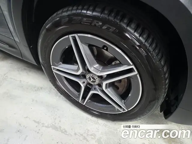 Mercedes-Benz GLB-Class 2023 — Photo 14/19